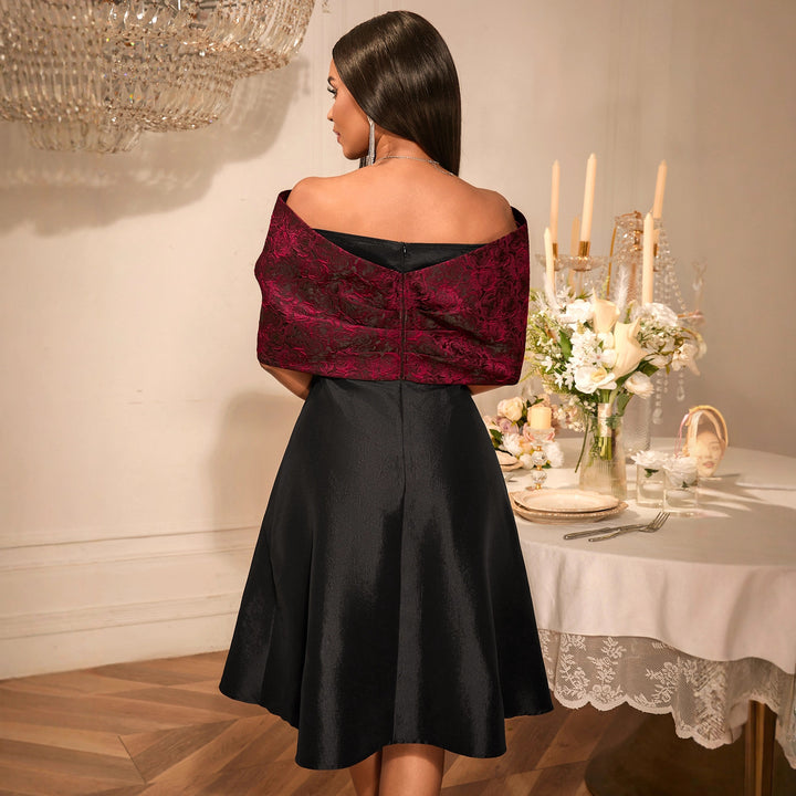 Dame elegant cocktailkjole med moderne skulderdesign Skovae
