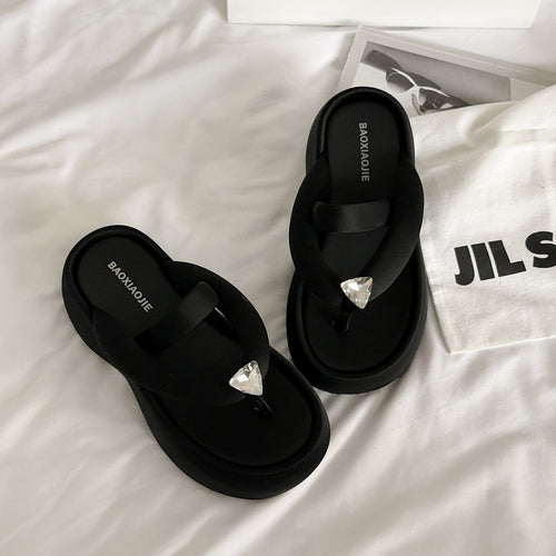 Femme Elevated Platform Flip-Flops Stilla