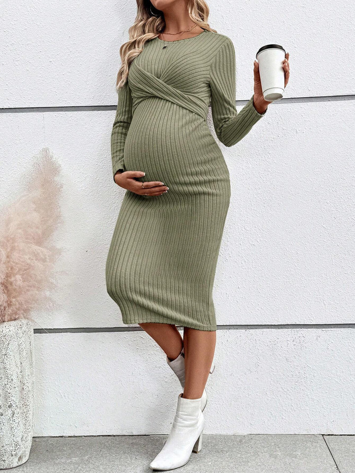 Dame wrapping dress til gravide kvinder med lange ærmer og rib design Stilla