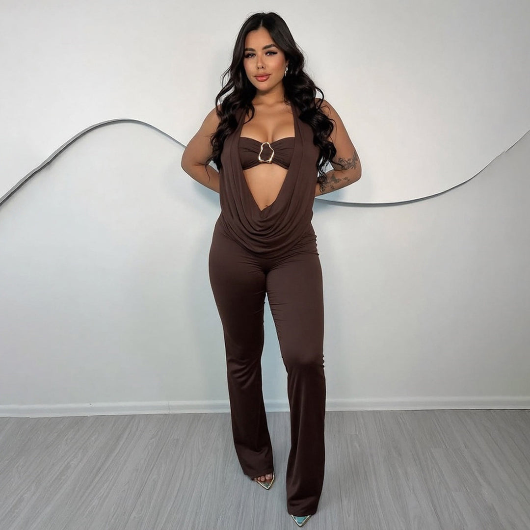 Dame Elegant og tætsiddende jumpsuit med unik udskæring Skovae