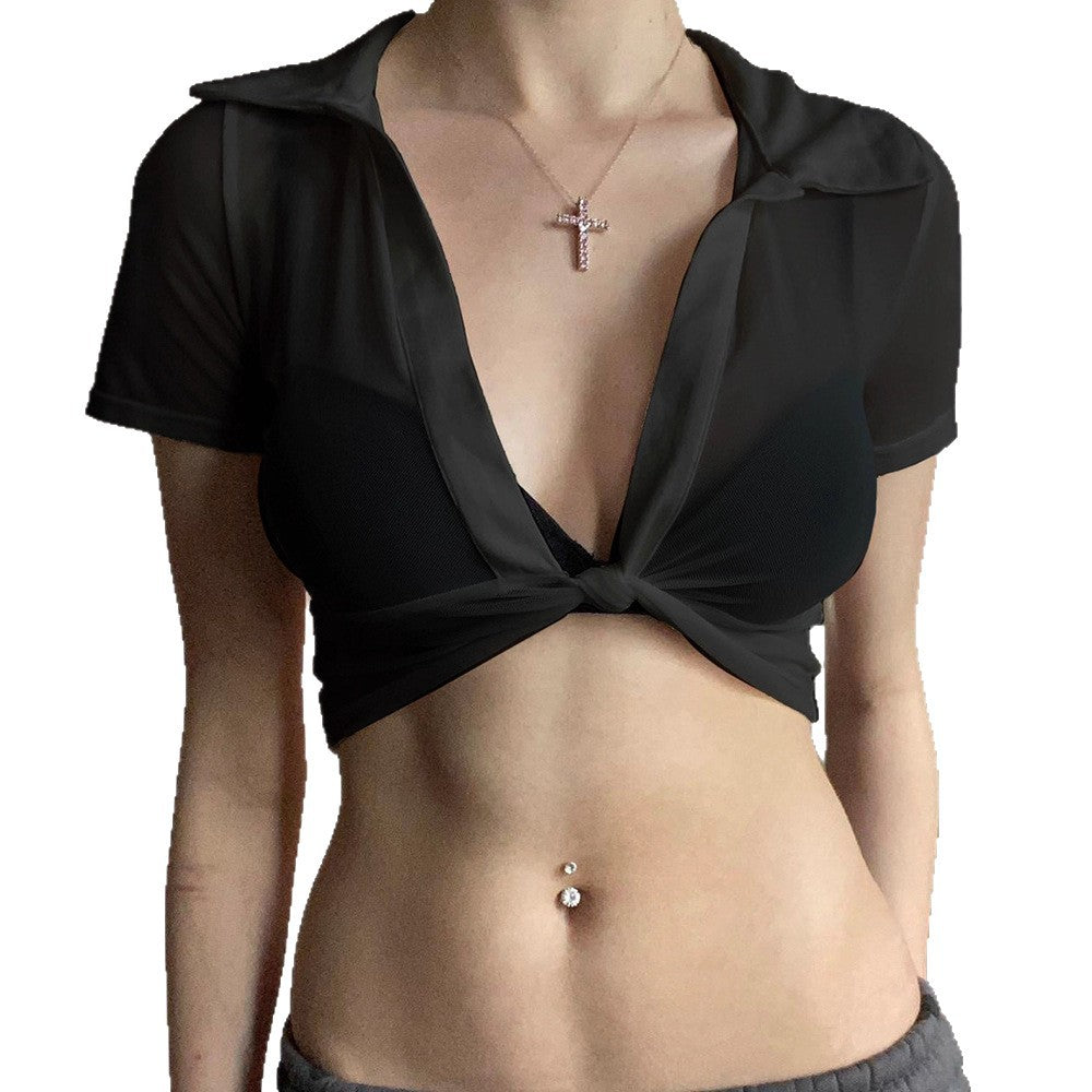 Damen cropped Oberteil mit tiefem V-Ausschnitt und zarter Knotendetailierung Skovae