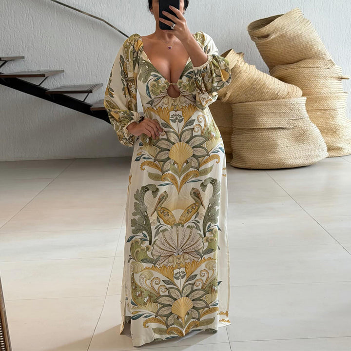 Dame maxi kjole med detaljeret blomsterdesign og dyb V-hals