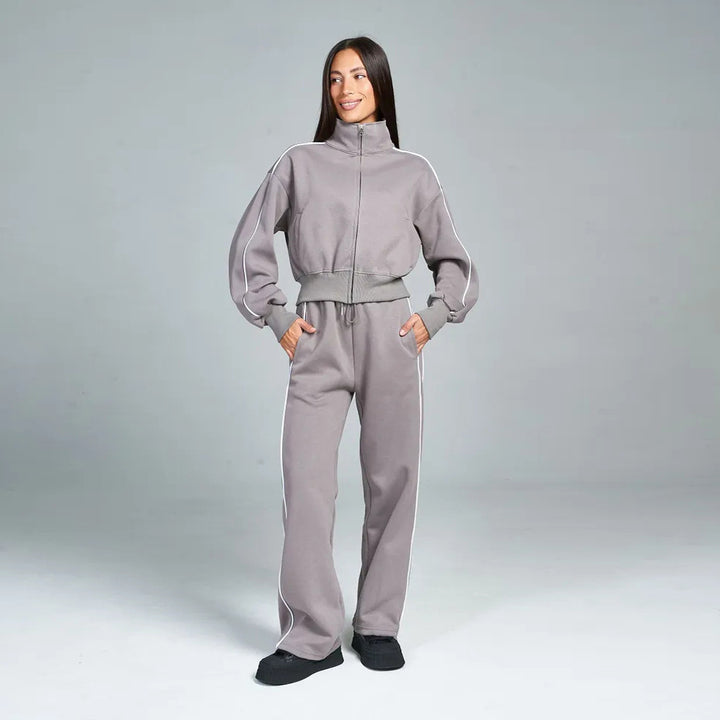 Kvinders sporty fritidssuit med høj krave Skovae