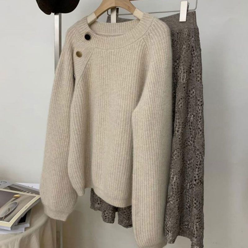 Kvindernes elegante og komfortable strikket sweater med dekorative knapper Stilla