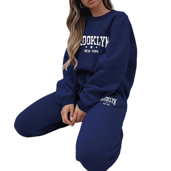 Dame hoodie og joggersæt med urban Brooklyn design Skovae