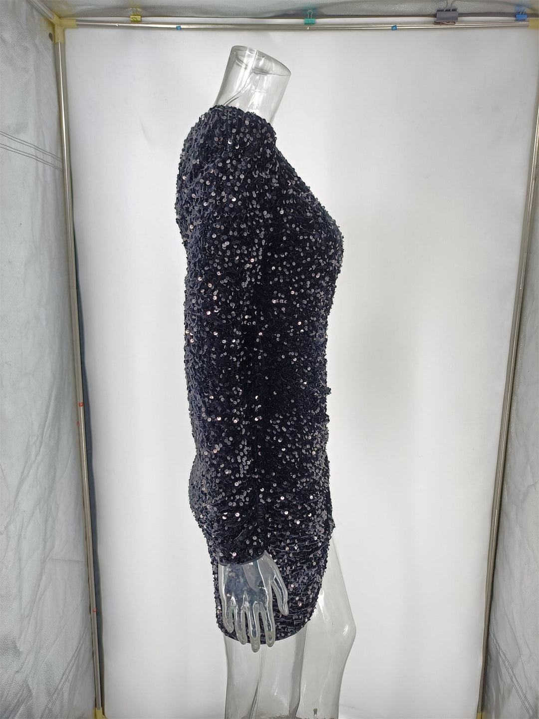 Stilla | En Skulder Langærmet Paljet Mini Bodycon Kjole