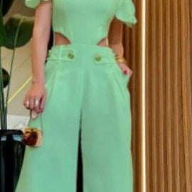 Dame Elegant Jumpsuit med skære detaljer og bløde strømmede bukseben Skovae