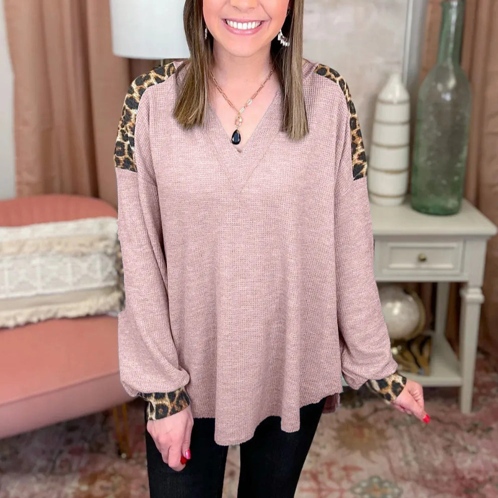 Dame afslappet V-hals bluse med dyreprint Stilla