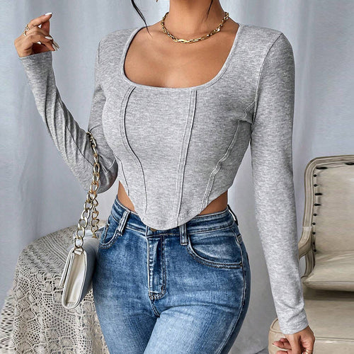 Kvinders langærmet crop top med elegant firkantet halsudskæring og skræddersyet pasform Stilla