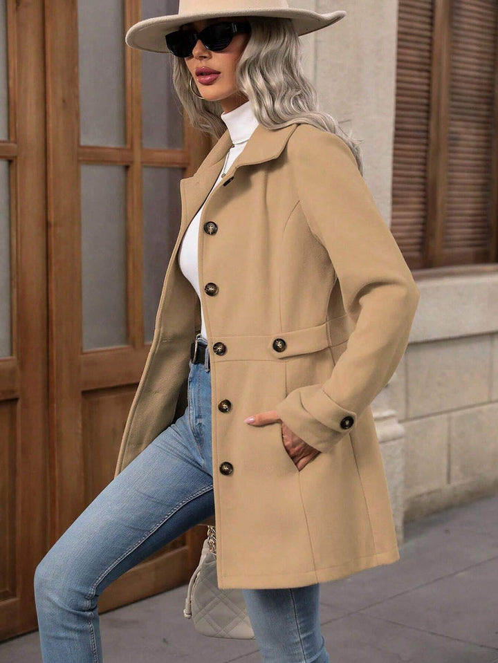 Kvinders elegante trenchcoat med skræddersyet snit og knapdetaljer Stilla