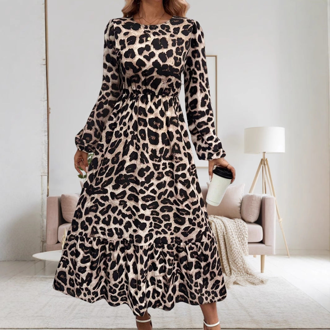 Dame maxikjole med asymmetrisk kant og leopardmønster Stilla