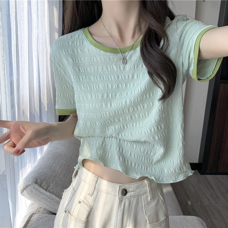 Femme Cropped Tekstureret T-shirt med Kontrastbesætning Stilla