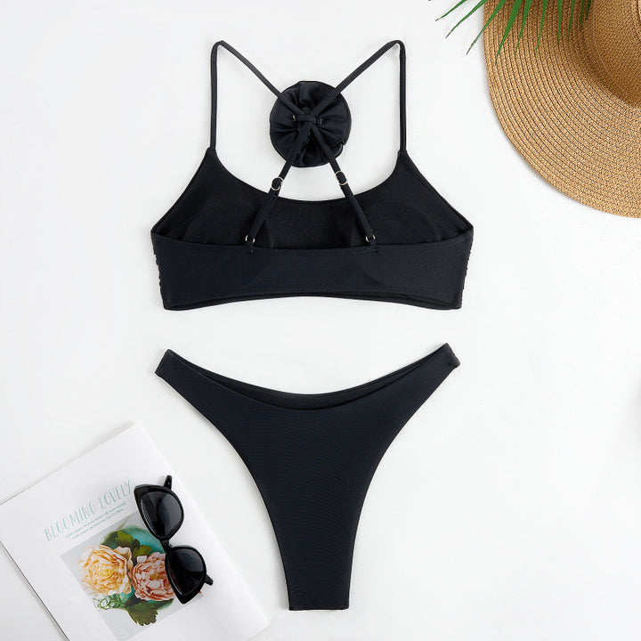 Dame bikini-sæt med blomsterdetalje og høj benudskæring Skovae