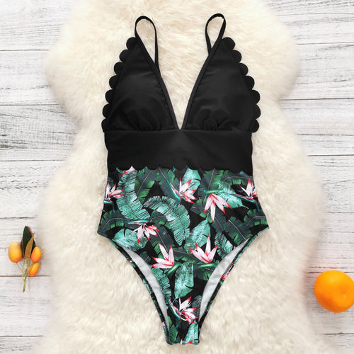 Dame one-piece badedragt med blomsterdesign og detaljeorienteret snit Stilla