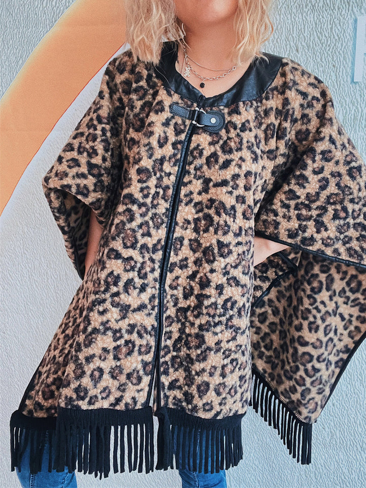 Damer fashionable poncho med frynser og dyreprint Stilla
