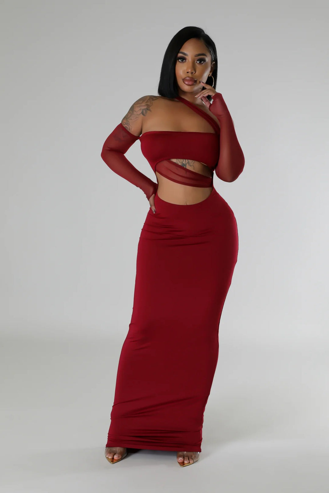 Dame Elegant og figursyet Maxi-kjole med One-Shoulder-design og Cut-Outs Stilla