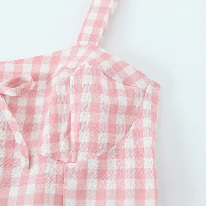 Femme Gingham Midi Kjole med Knude Front og Volang Kant Stilla