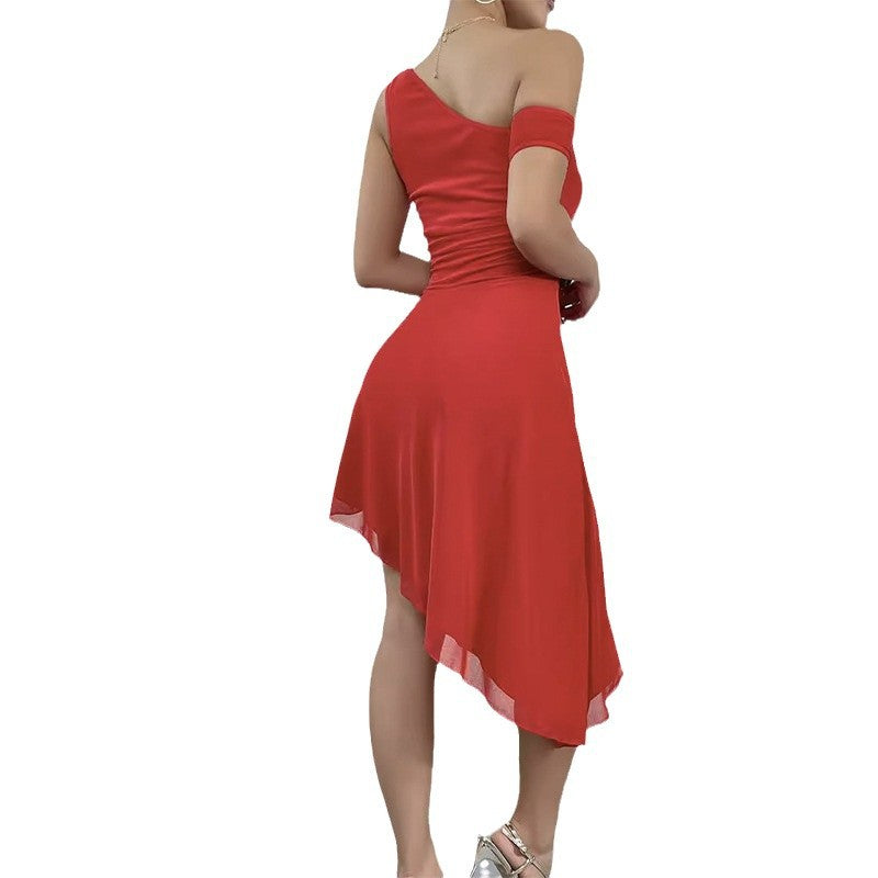 Dame asymmetrisk One-Shoulder kjole med figursyet snit og elegant flow Stilla