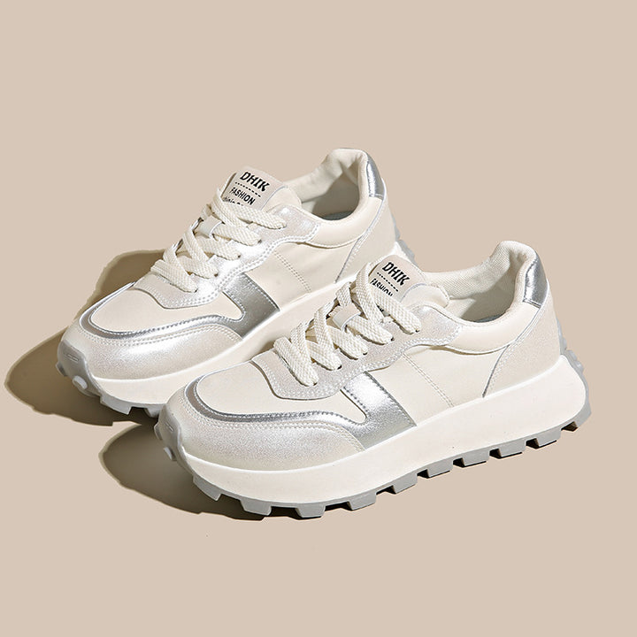Damer snørebånd-sneakers med sporty silhuet og robust sålprofil Stilla
