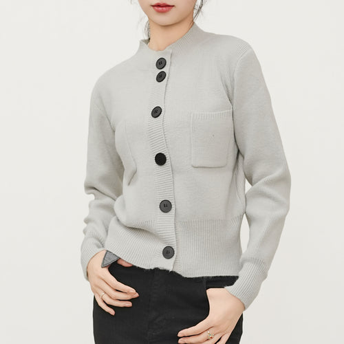 Dame strik cardigan med knapdetaljer og patch lomme Stilla