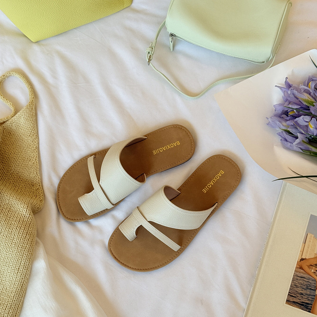 Femme Strappy Slide Sandaler med metalliske accenter Stilla