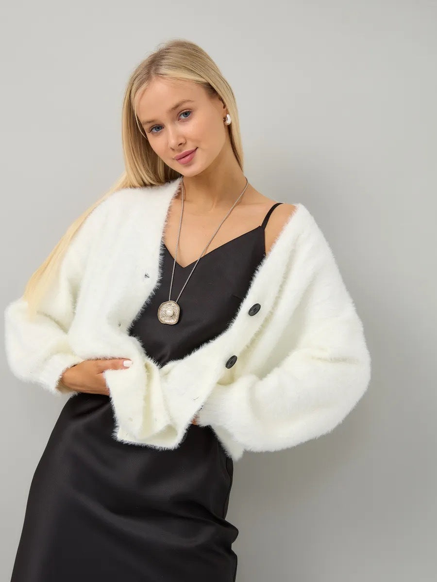 Dame Fluffy Cardigan med Dybt V-Hals og Knapdetaljer Stilla