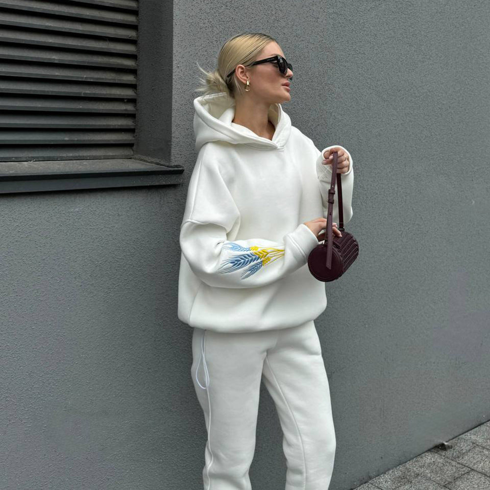 Kvinders sporty sæt bestående af hoodie og joggers Stilla