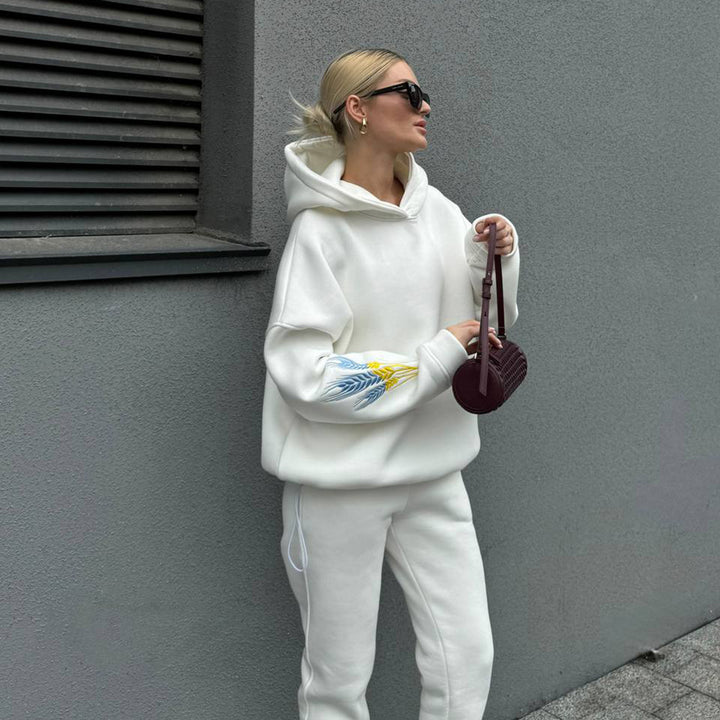 Kvinders sporty sæt bestående af hoodie og joggers Stilla