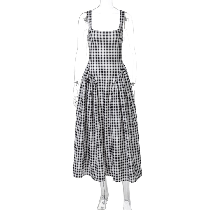 Dame sommerligt maxikjole med ternet design og sidelange draperingselementer Skovae