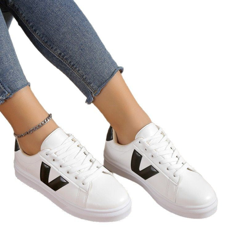 Dame Sportliche Sneakers med glitrende accenter Stilla