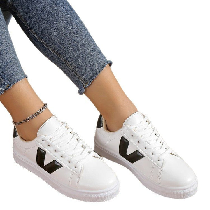 Dame Sportliche Sneakers med glitrende accenter Stilla