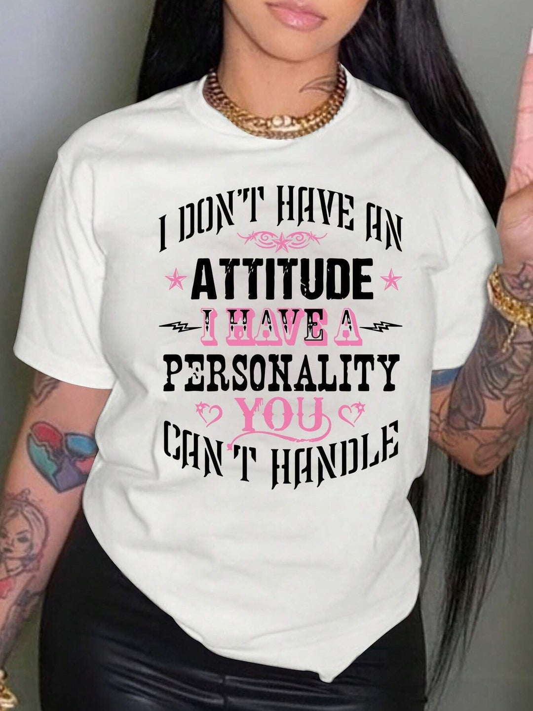 Dame T-shirt med kreativ grafisk tryk og luksuriøse paillet accenter Skovae