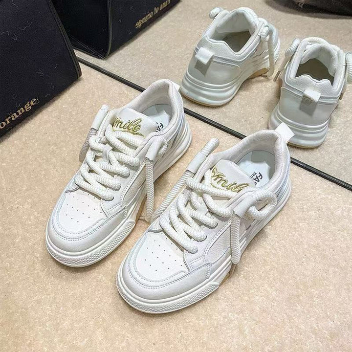 Damer sporty sneakers med åndbart overmateriale og polstret sål Stilla