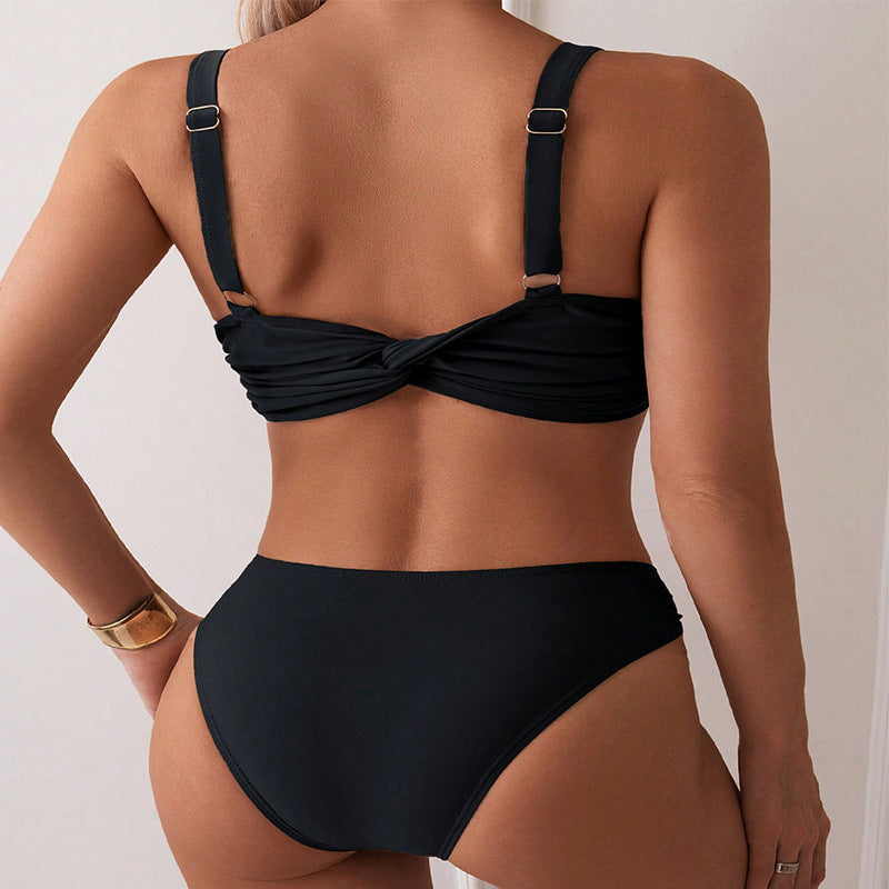 Dame Bikini-sæt med elegant knude-design og unikke smykkedetaljer Stilla