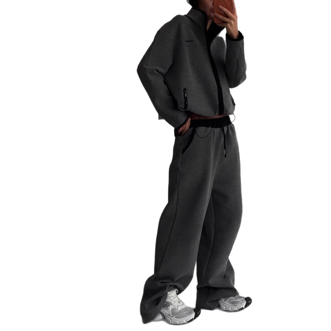 Kvinders komfortable cropped hoodie med høj krave og afslappede joggers Stilla