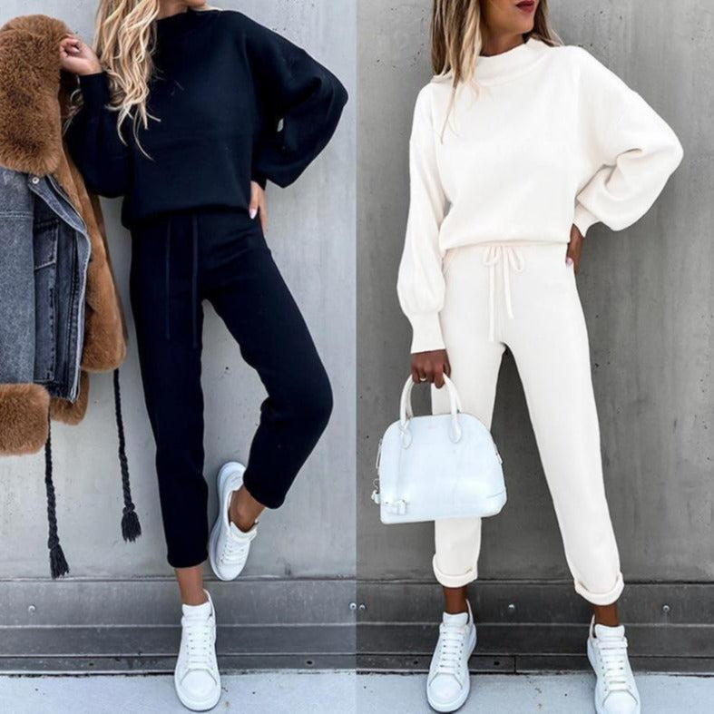 Kvindernes tracksuit i en moderne pasform med en højhalset top og elastiske bukser Stilla
