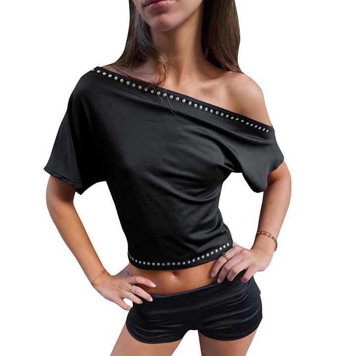 Dame asymmetrisk crop-top med blødt flydende stof og dekorativ nittebesætning Skovae