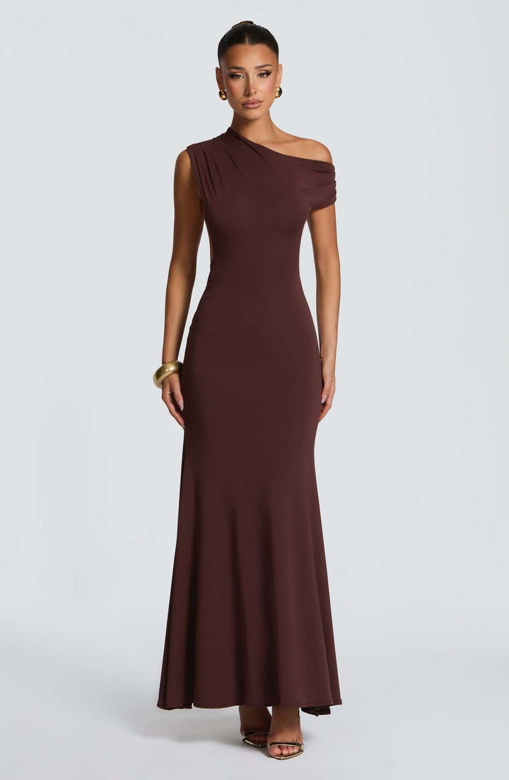 Dame elegante asymmetrisk maxi kjole med design uden stropper