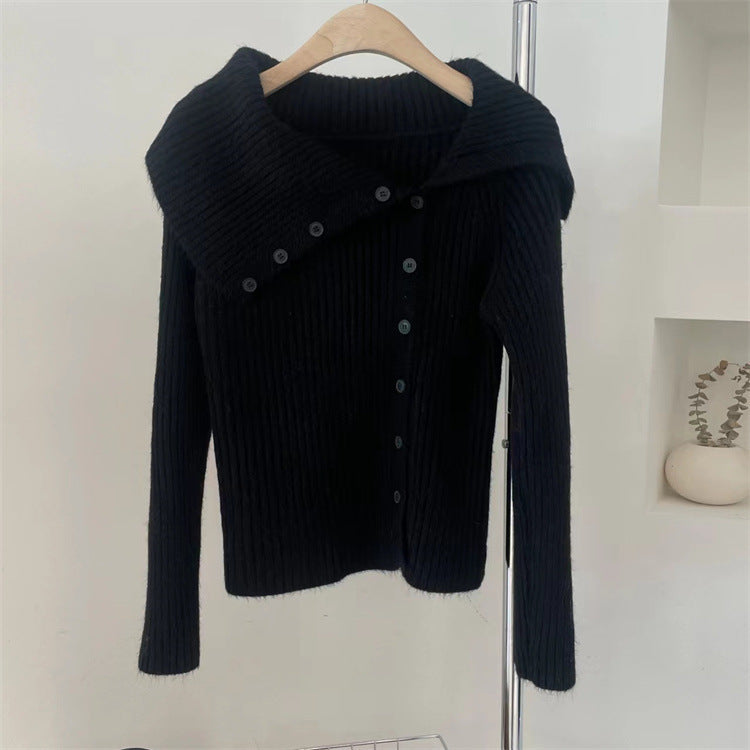 Femme Ribbenbånd Knap-Cardigan med bred Krave-Detalje Stilla