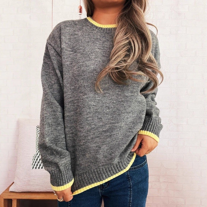 Dames afslappet sweater med en afslappet stående krave og kontrasterende ribdetaljer Stilla