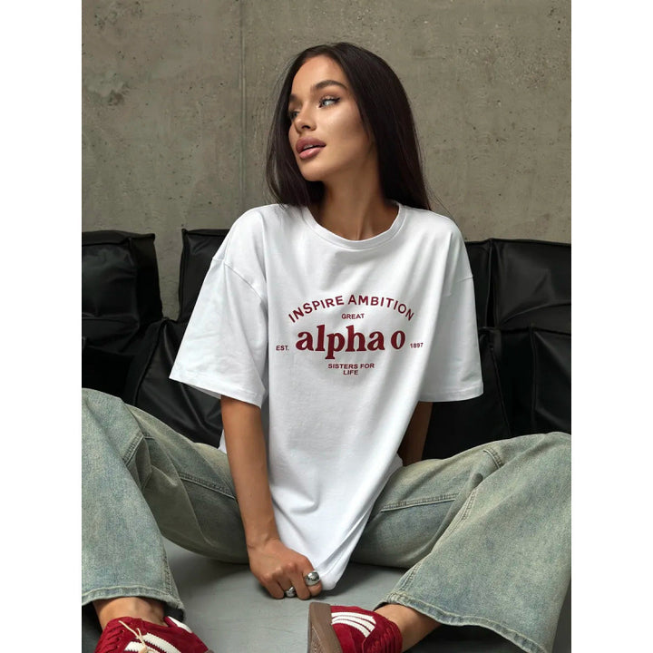 Dame T-shirt med moderne statementtryk og afslappet snit Stilla