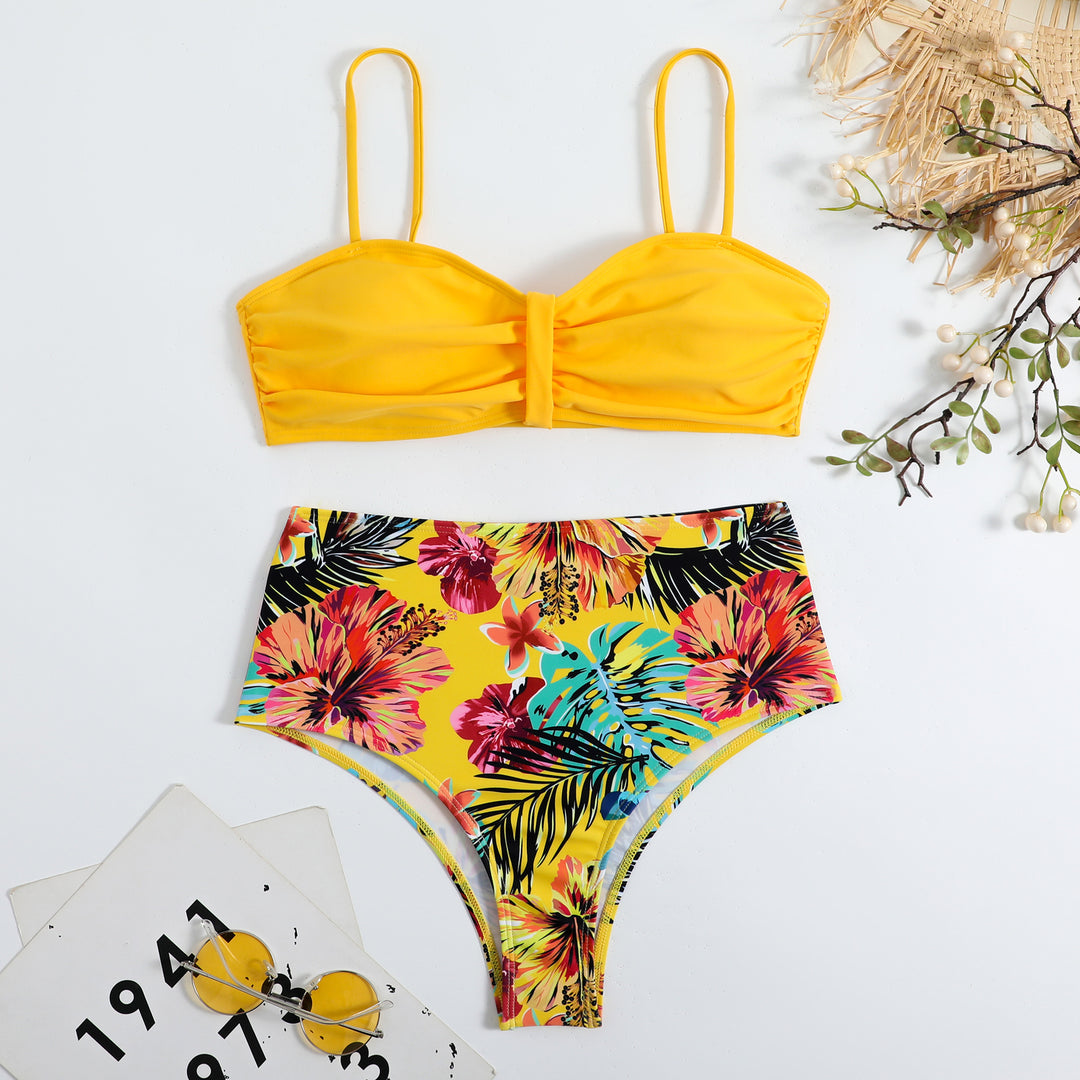 Dame højt skårede bikini med fashionable blomsterdesigns Stilla