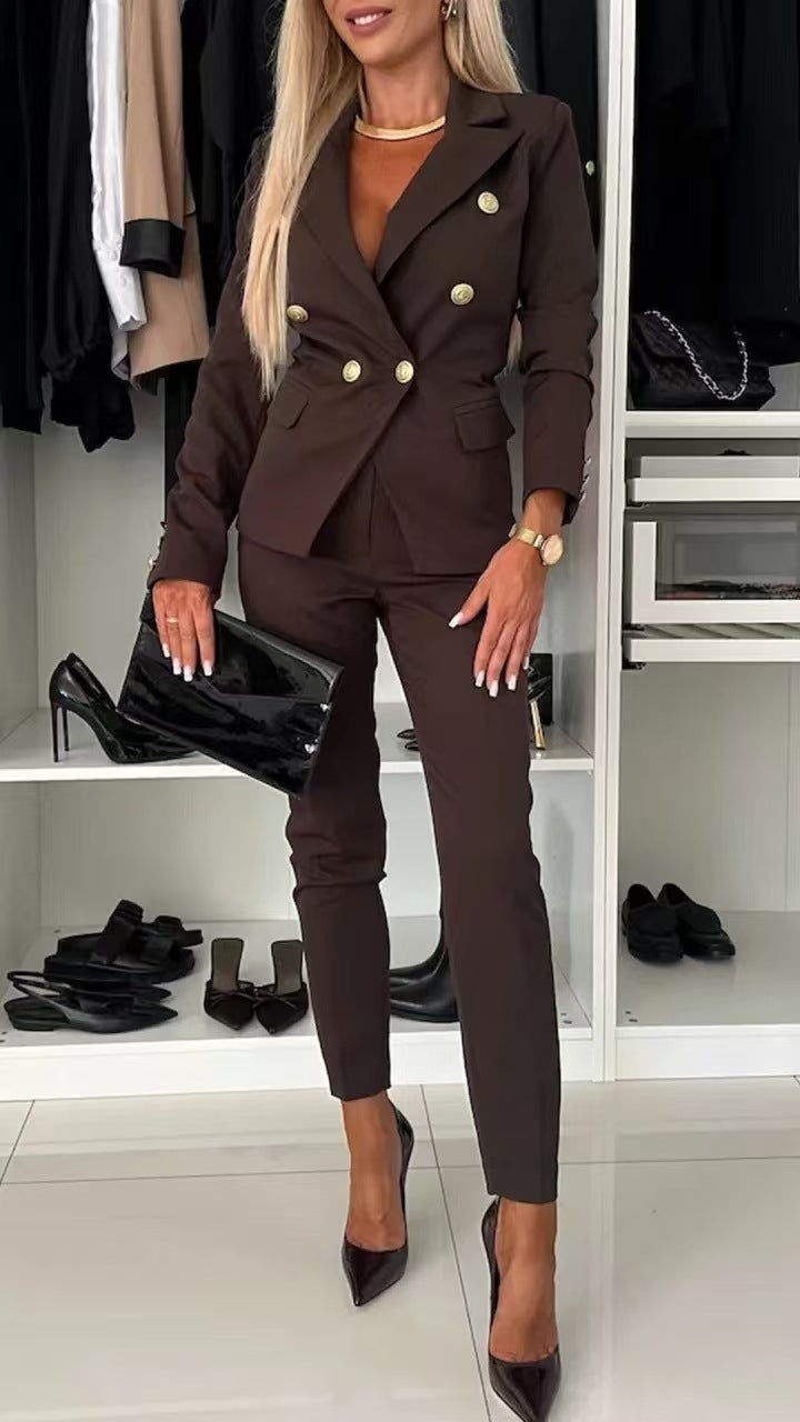 Dame elegant figursyet to-delt sæt med dobbelt knaplukning og fashionable detaljer Stilla