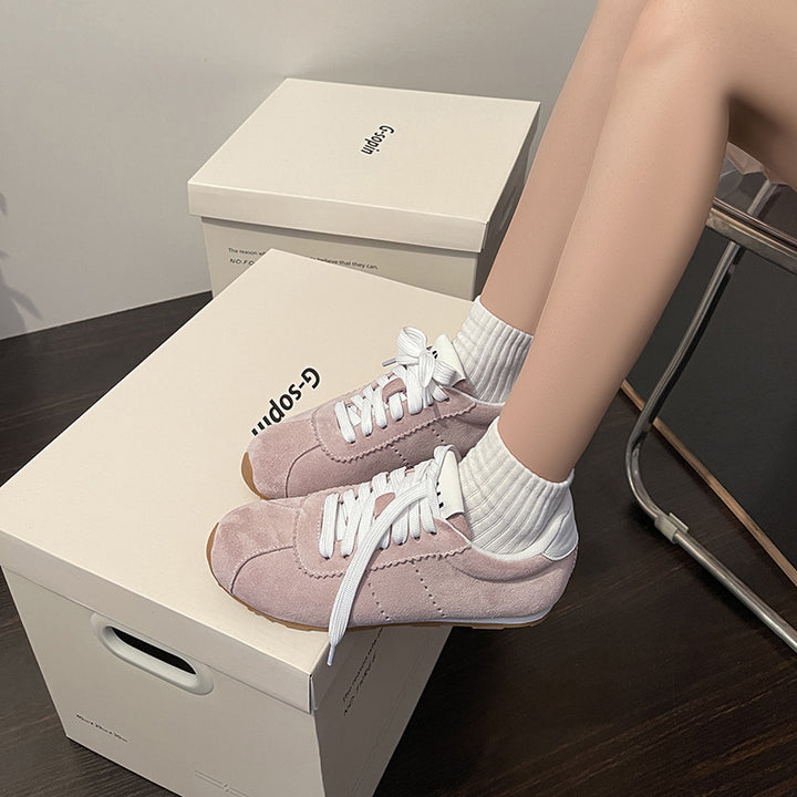 Dame sneakers i sporty vintage-stil med blødt nubukoverflade Stilla