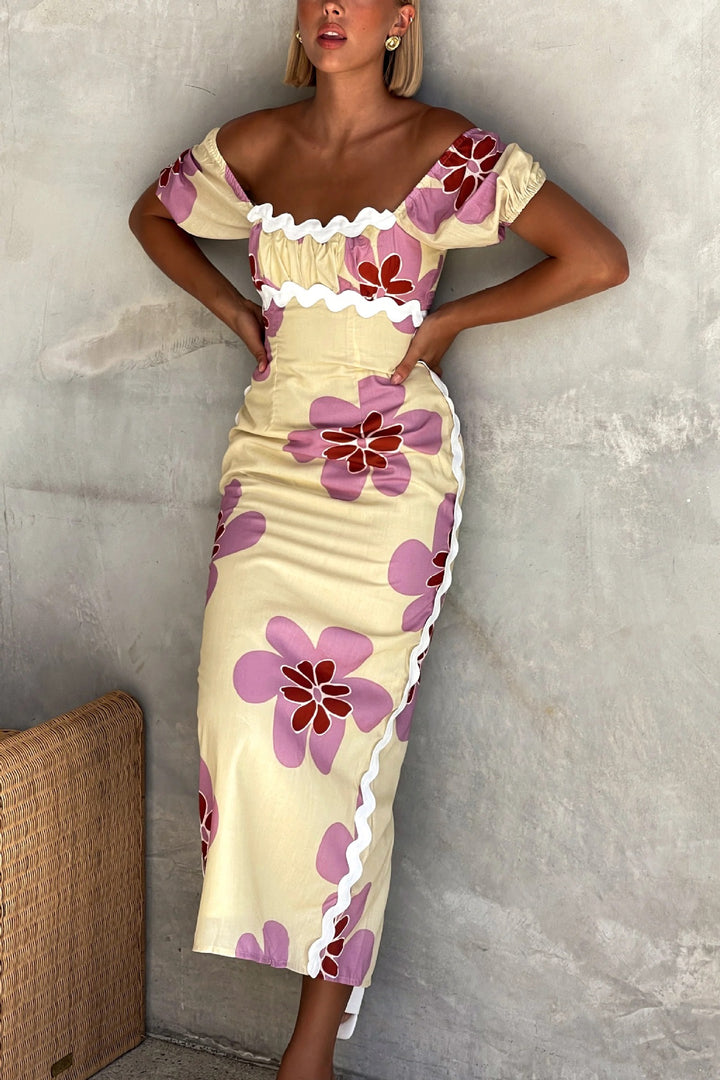 Dame Off-Shoulder Midikjole med florale applikationer og flæsedetaljer Stiila