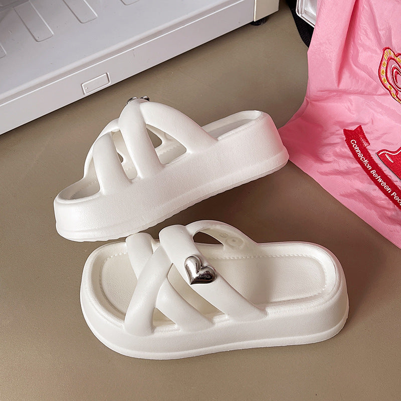 Dame mode clogs med hjerteformet detalje Stilla