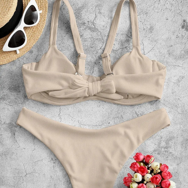 Dame bikini-sæt med elegant rib-design og højskåret trusse Stilla