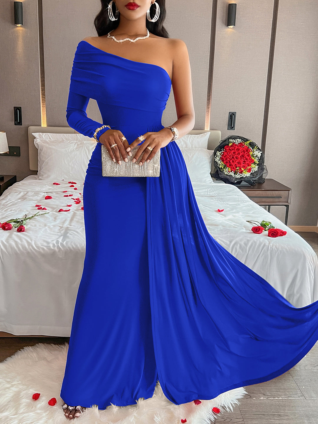 Dame elegant omslagskjole med asymmetrisk one-shoulder-design og flydende skørt Stilla
