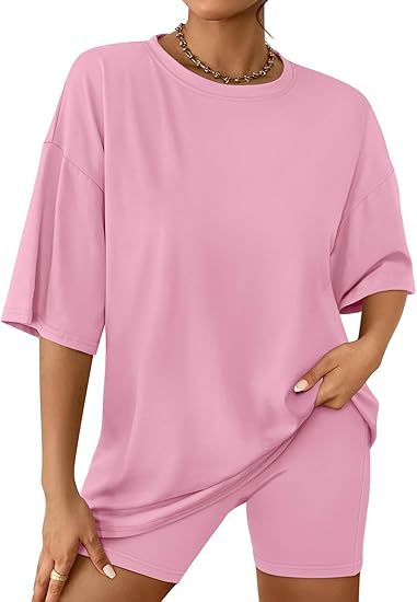 Dame afslappet sæt bestående af T-shirt og shorts Stilla