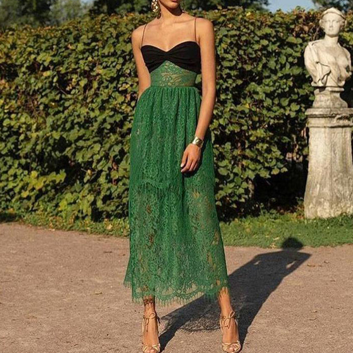 Damer Elegant blondekjole med off-shoulder design og gennemgående underkjole Stilla